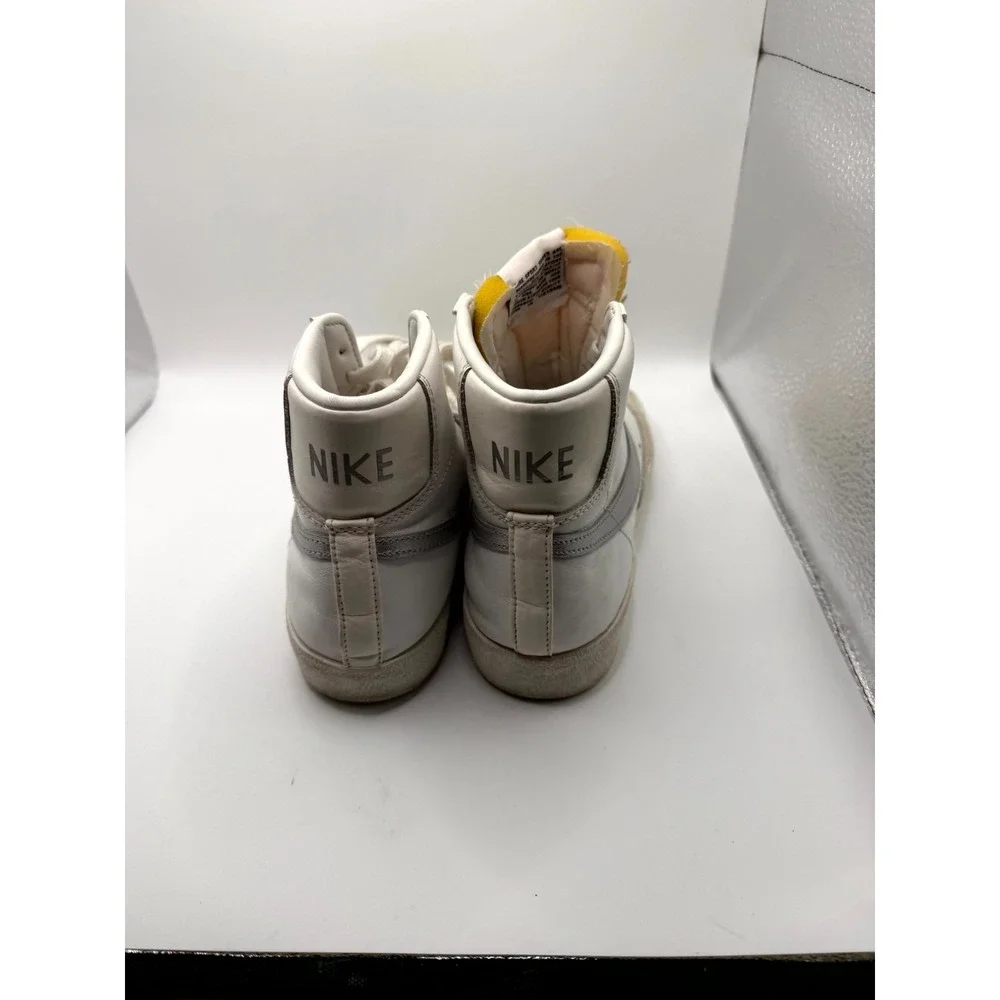 Nike Blazer Mid '77 CZ1055-112 Womens 8 Sneakers White‎ Silver Leather Shoes